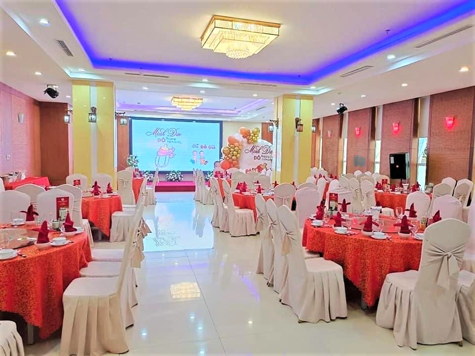 Nhà hàng khách sạn