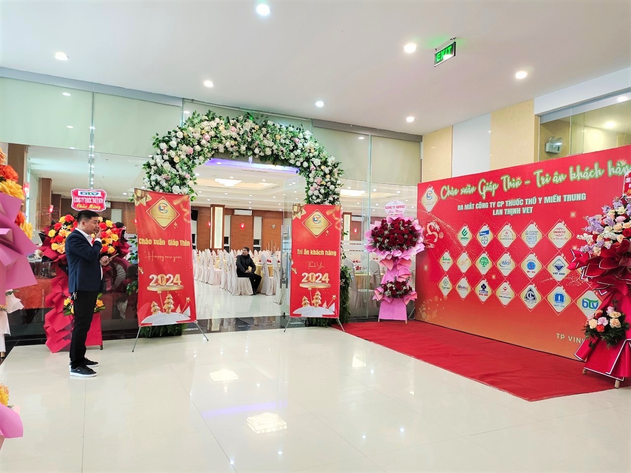 Nhà hàng khách sạn