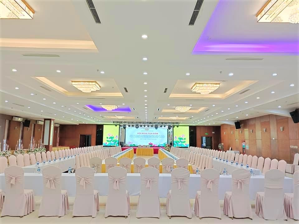 Nhà hàng khách sạn