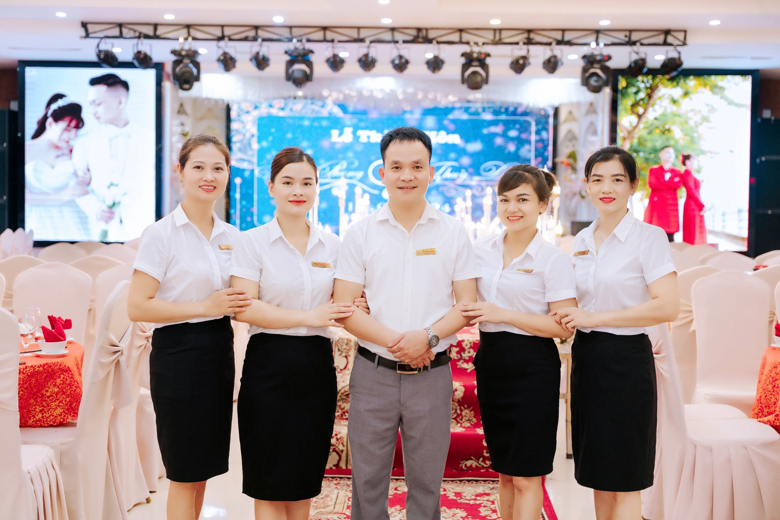 Nhà hàng khách sạn