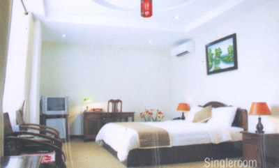 SINGER ROOM
